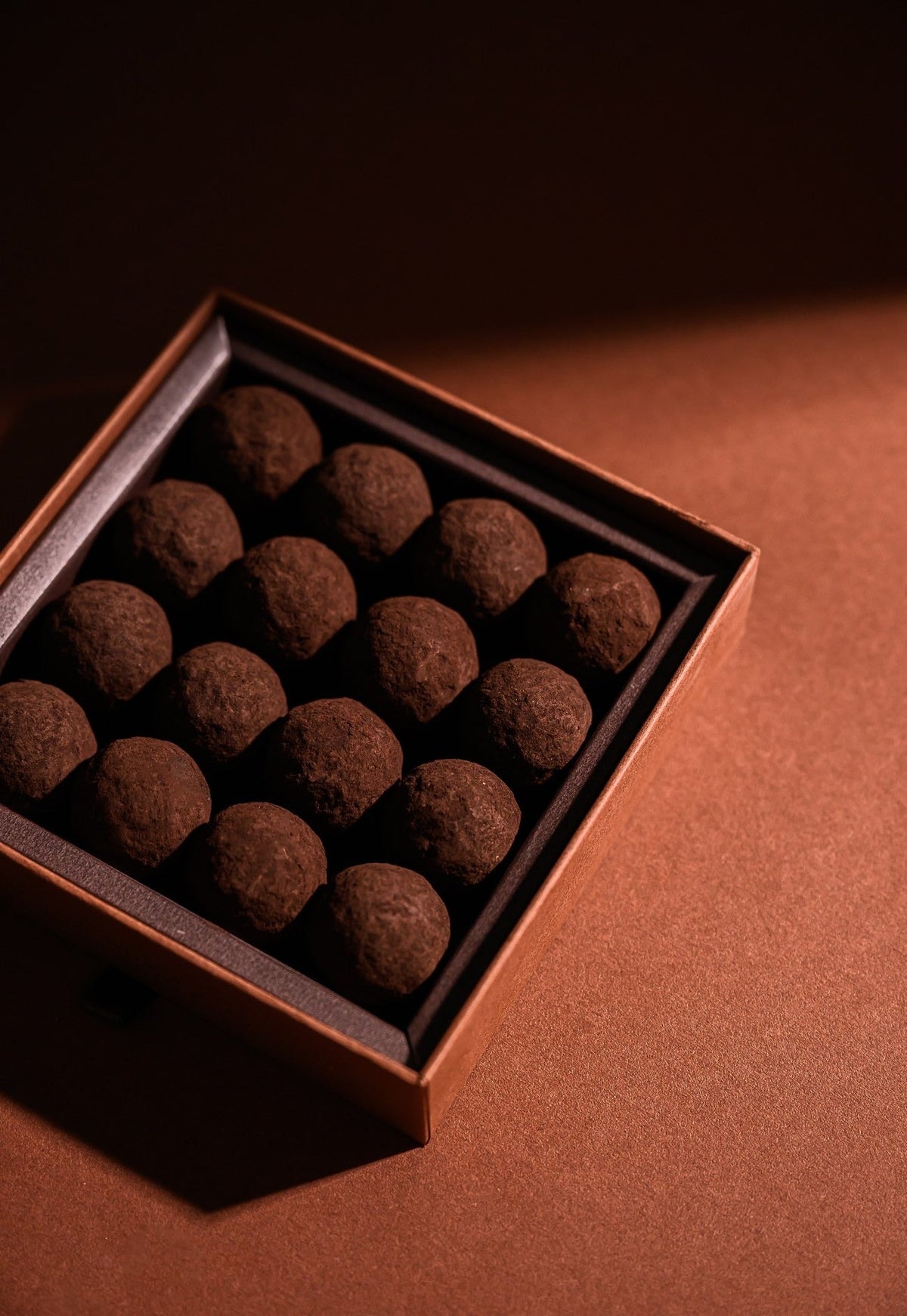 Coffret Truffes noires 16 pièces, Mathieu Lerenard