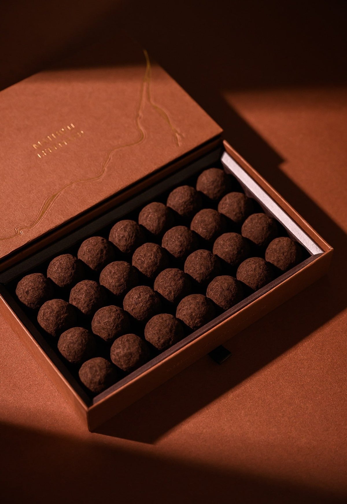 Coffret Truffes noires 28 pièces, Mathieu Lerenard